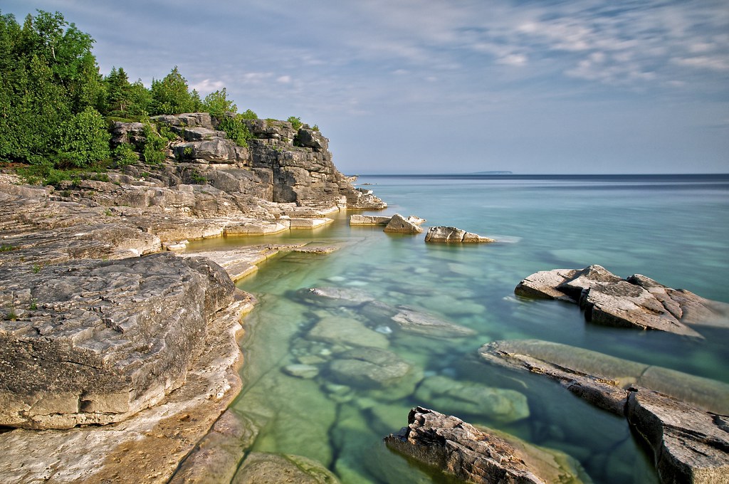 picture of a lake coastline